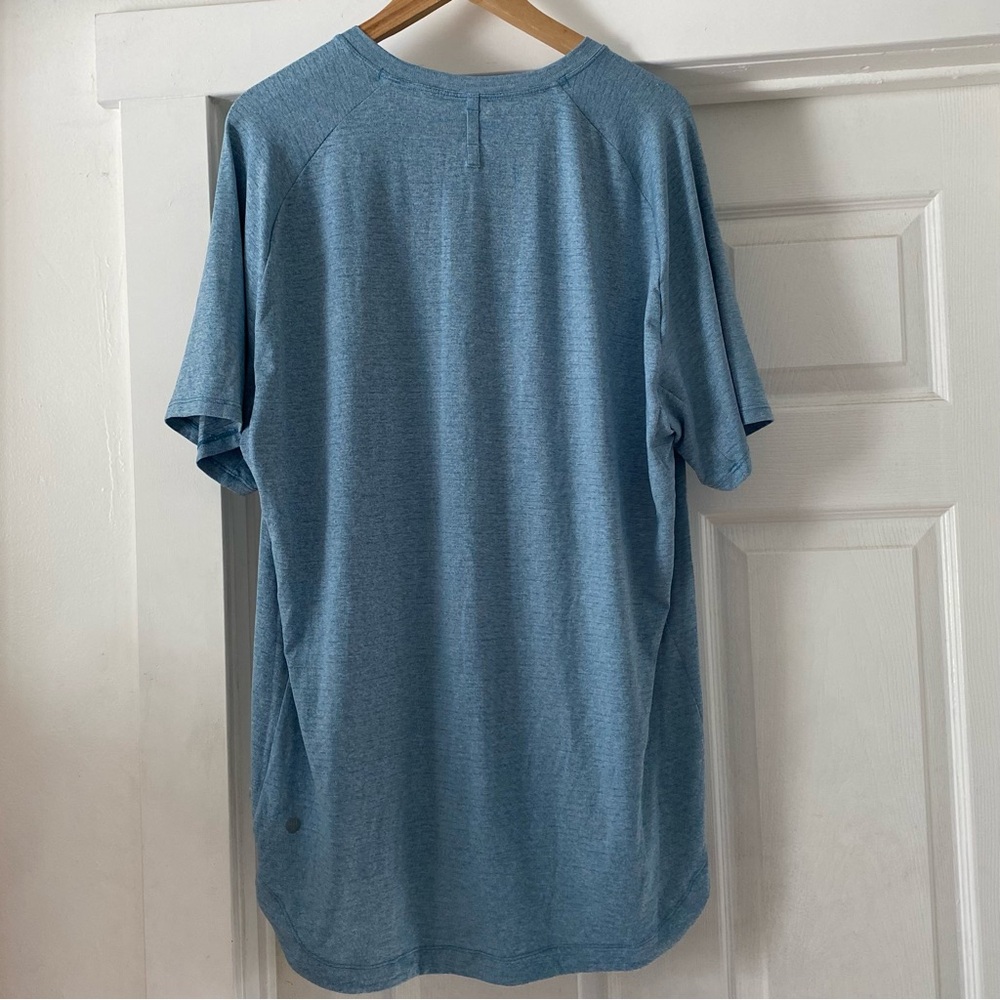 Lululemon Mens Light Blue Metal Vent Tech Short Sleeve Shirt - Picture 2 of 3